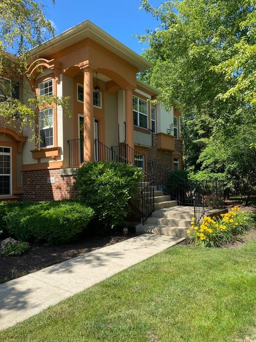 316 De Trevi, Bloomingdale, IL, 60108-1033 | Card Image