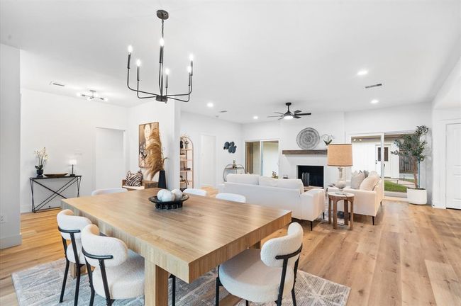 4318 Cheena Dr, House other with 4 bedrooms, 3 bathrooms and 2 parking in Houston TX | Image 6