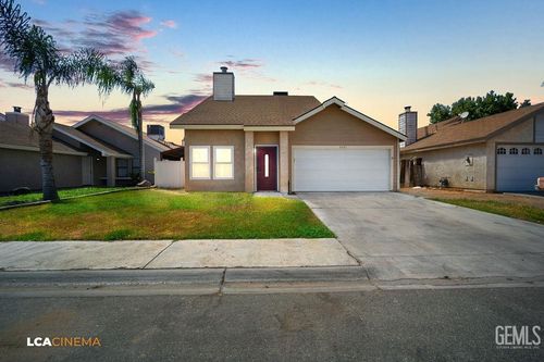 3521 Starwood Ln, Bakersfield, CA, 93309 | Card Image