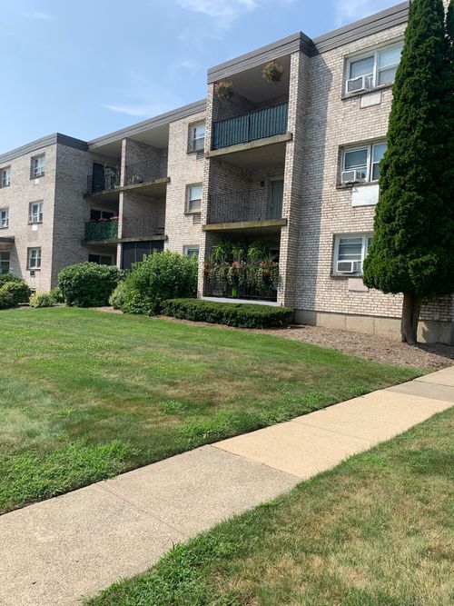 306-308 Meadowside Road, Milford, CT, 06460 | Card Image