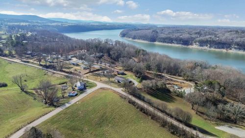 1015 Old Waitsboro Rd, Bronston, KY, 42518-8566 | Card Image