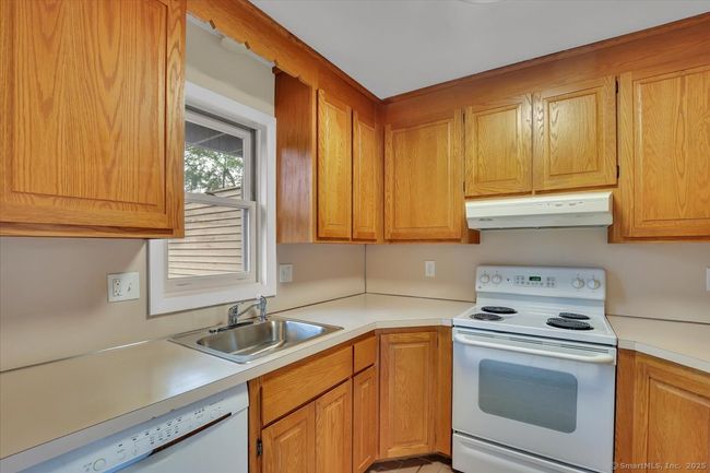 APT-7 - 10 Cianci Ave, Condo with 2 bedrooms, 2 bathrooms and null parking in Plainville CT | Image 5