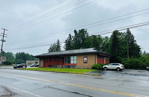 3911 W Michigan Ave, Lansing, MI, 48917-2806 | Card Image