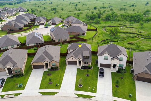 2252 Knightsgate Rd, Argyle, TX, 76226-3773 | Card Image