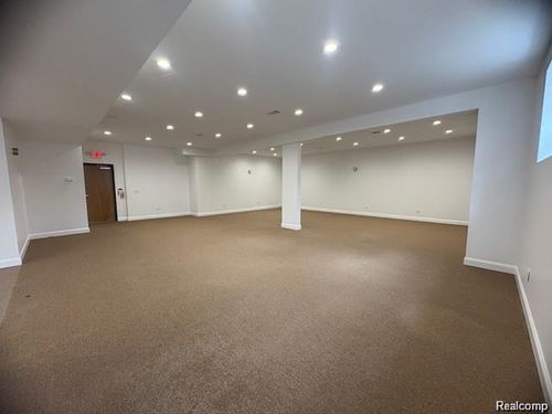 8-1550 N Milford Rd, Milford, MI, 48381-1058 | Card Image