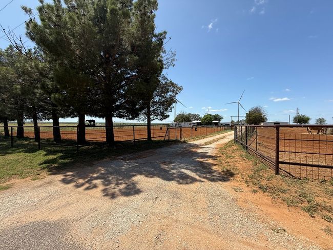 447 W Fm 1606, House other with 3 bedrooms, 2 bathrooms and 2 parking in Ira TX | Image 62