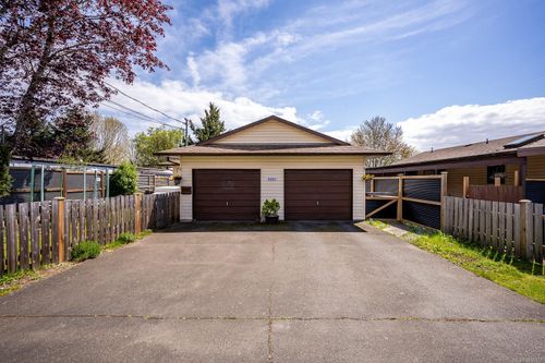 2301 6th St E, Courtenay, BC, V9N7T8 | Card Image