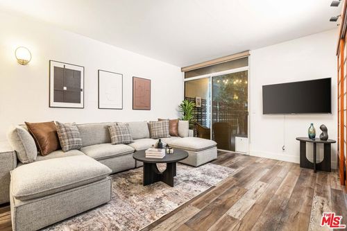115-600 W 9th St, LOS ANGELES, CA, 90015-1525 | Card Image