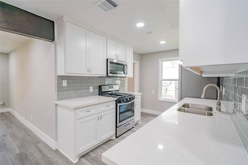 5718 Cherry St, Houston, TX, 77026-2408 | Card Image
