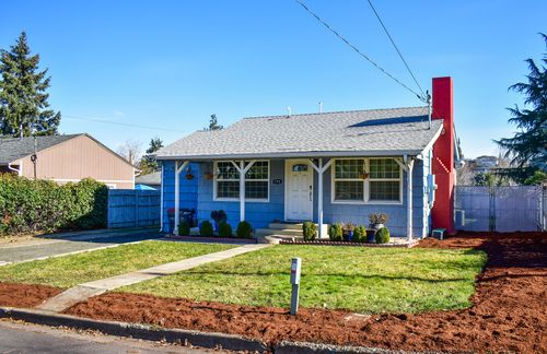 794 N Keene Way Dr, Medford, OR, 97504-6511 | Card Image