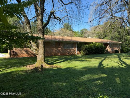 16 Hemlock Way, Andrews, NC, 28901-7083 | Card Image