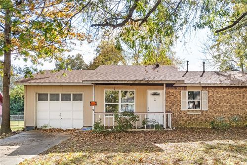 357 W Nightingale Cir, Fayetteville, AR, 72704-5305 | Card Image