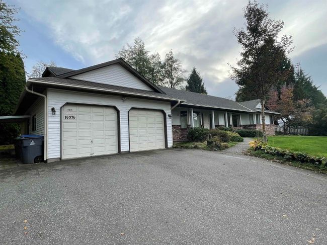 16974 31 St Avenue, House other with 3 bedrooms, 3 bathrooms and null parking in Surrey BC | Image 1