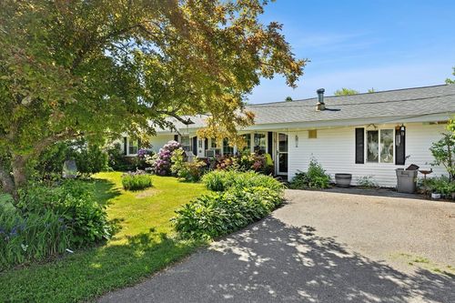 94 Rosemary St, Brockton, MA, 02302-2252 | Card Image
