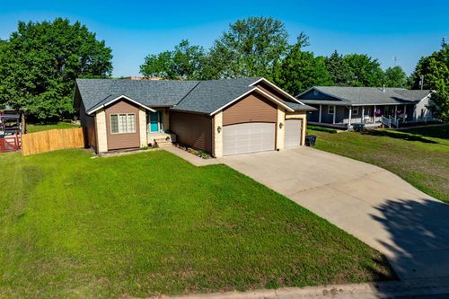 11 Honeysuckle Ct, Oxford, KS, 67119-8056 | Card Image