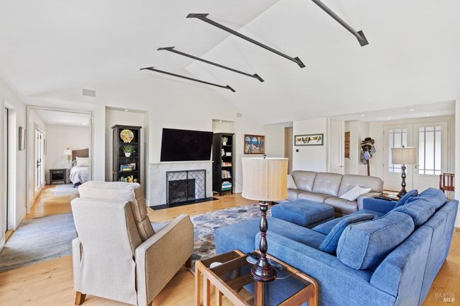 333 Oak Leaf Circle, House other with 3 bedrooms, 2 bathrooms and 4 parking in Santa Rosa CA | Image 10