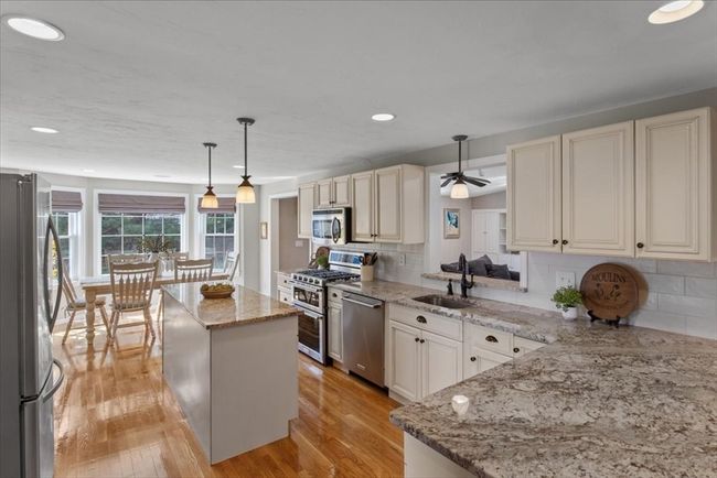 15 Helen Ln, House other with 4 bedrooms, 3 bathrooms and 4 parking in Walpole MA | Image 9