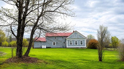 15 Daniels Rd W, Irasburg, VT, 05845-9550 | Card Image