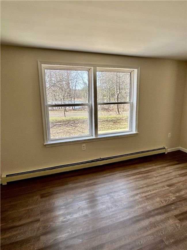 Family Room | Image 16