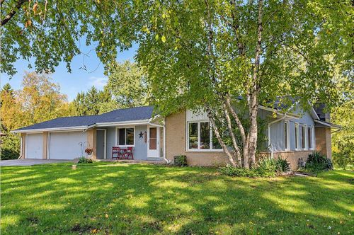 670 Hillcrest Dr, Waukesha, WI, 53186-4014 | Card Image