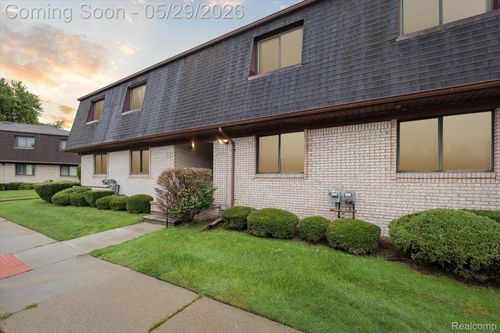 25440 Quarter Deck St, Harrison Twp, MI, 48045-1529 | Card Image