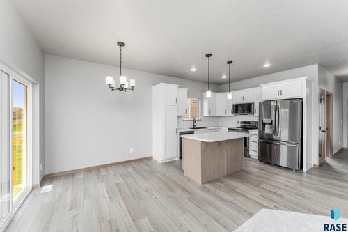 120 S Freshwater Ave, Brandon, SD, 57005-3108 | Card Image