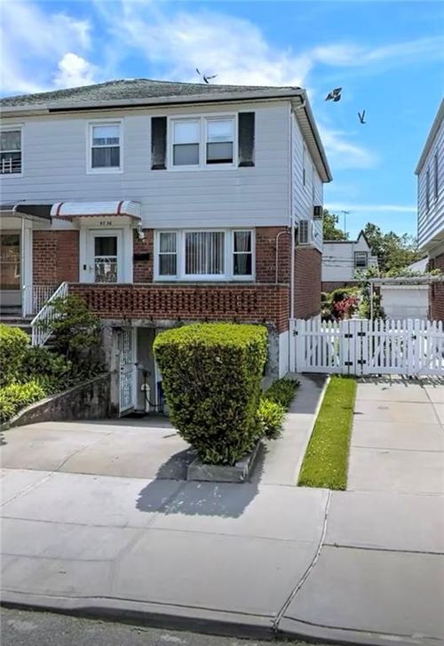 4756 196th St, Flushing, NY, 11358-3935 | Card Image