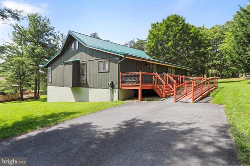 239 The Woods Rd, HEDGESVILLE, WV, 25427-6886 | Card Image