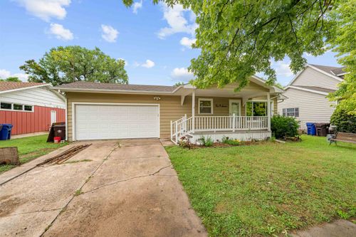 207 S Cedar St, Lindsborg, KS, 67456-2506 | Card Image