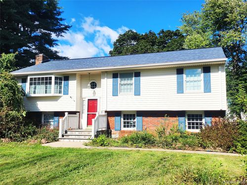 102 Meadow Ln, Poughkeepsie, NY, 12603-3278 | Card Image