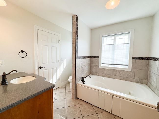 Primary Bathroom.jpg | Image 24
