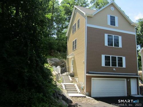 2 Reynolds Rd, Danbury, CT, 06811-3716 | Card Image