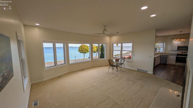 4376 E Cliff Rd, House other with 3 bedrooms, 3 bathrooms and 3 parking in Port Clinton OH | Image 10