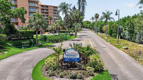 126-7400 Sunshine Skyway Ln S, ST PETERSBURG, FL, 33711-4936 | Card Image