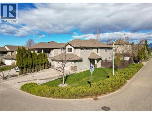 546 South Crest Drive, Kelowna, BC, V1W4W8 | Card Image