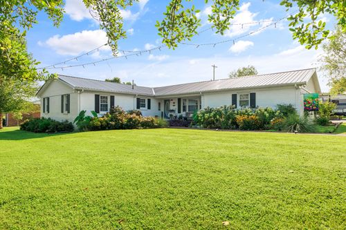 825 Apache Trl, Mc Minnville, TN, 37110-2901 | Card Image