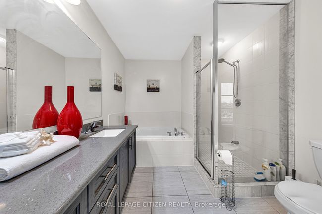 123 Luzon Ave, Home with 3 bedrooms, 3 bathrooms and 2 parking in Markham ON | Image 31