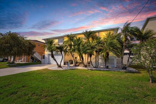 7611 Mako Dr, Hudson, FL, 34667-3970 | Card Image