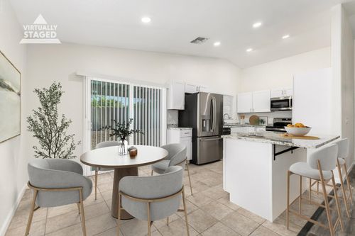 8821 W Loma Ln, Peoria, AZ, 85345-2560 | Card Image