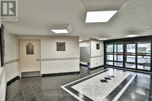 311-10 Edgecliff Golfway, North York, ON, M3C3A3 | Card Image