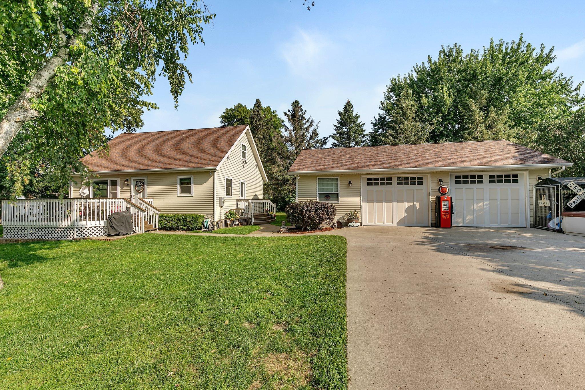 33rd St, Willmar, MN 56201