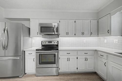 49-1674 E Ravenhill Dr, Germantown, TN, 38138-2456 | Card Image