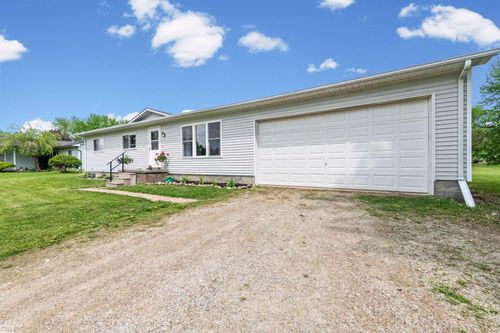 102 Charles St, Capac, MI, 48014-3003 | Card Image