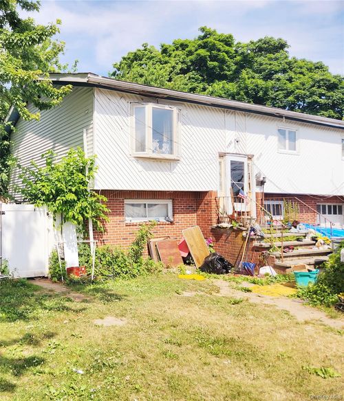 1090 Pinebrook Ct, West Hempstead, NY, 11552-4317 | Card Image