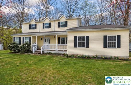 111 Brewster Way, East Stroudsburg, PA, 18301-8524 | Card Image