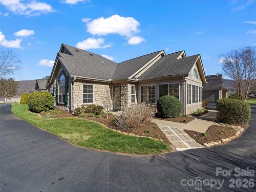81 Outlook Cir, Swannanoa, NC, 28778-9233 | Card Image