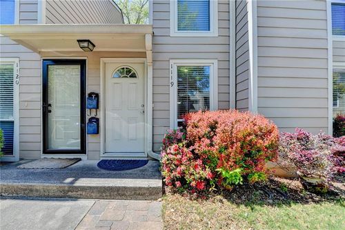 1119 Riverbend Club Dr Se, Atlanta, GA, 30339-2813 | Card Image