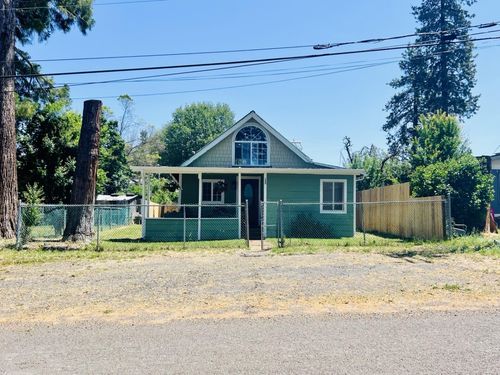 655 Cedar Ave, Butte Falls, OR, 97522-0049 | Card Image