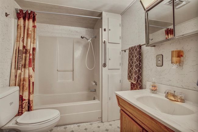 205 Singleton Dr, House other with 1 bedrooms, 1 bathrooms and 4 parking in Spicewood TX | Image 28