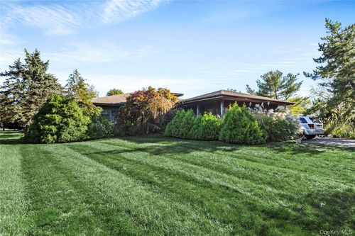 39 Pheasant Ln, Baiting Hollow, NY, 11933-1326 | Card Image